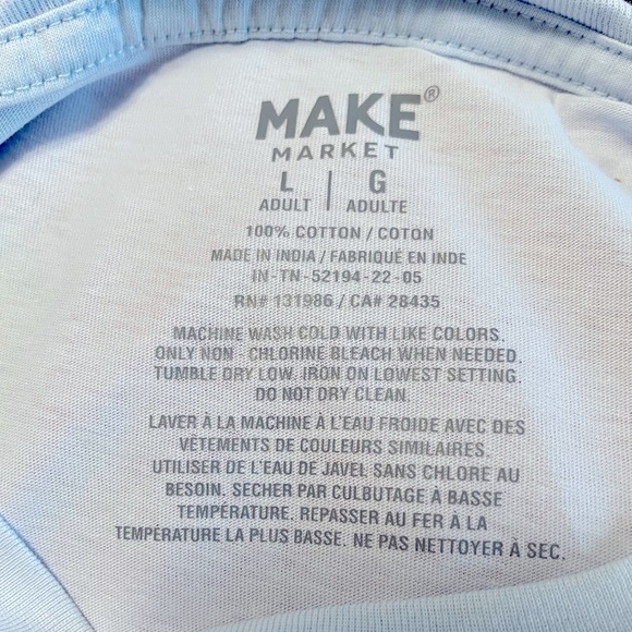 🔥Women’s Alice in Wonderland graphic tee ✨ - Picture 4 of 4